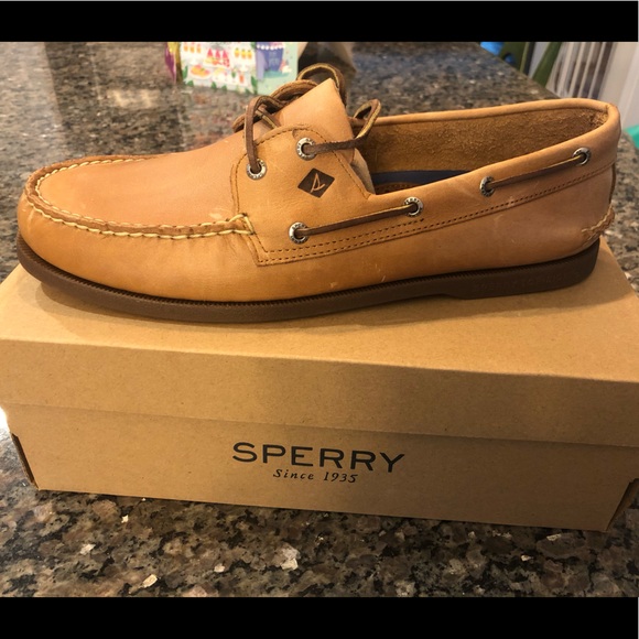 Sperry Topsider - Picture 1 of 3